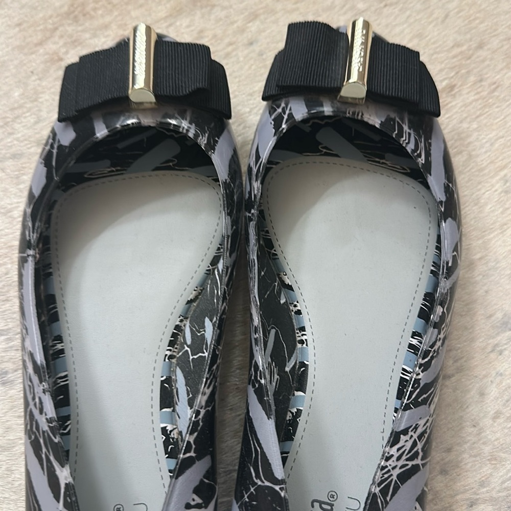 Jelly shoes flat